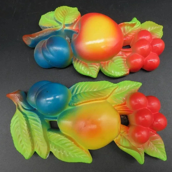 Vintage Fruit Chalkware Plaque Wall Art Kitsch 70s Set of 2 - Picture 8 of 8